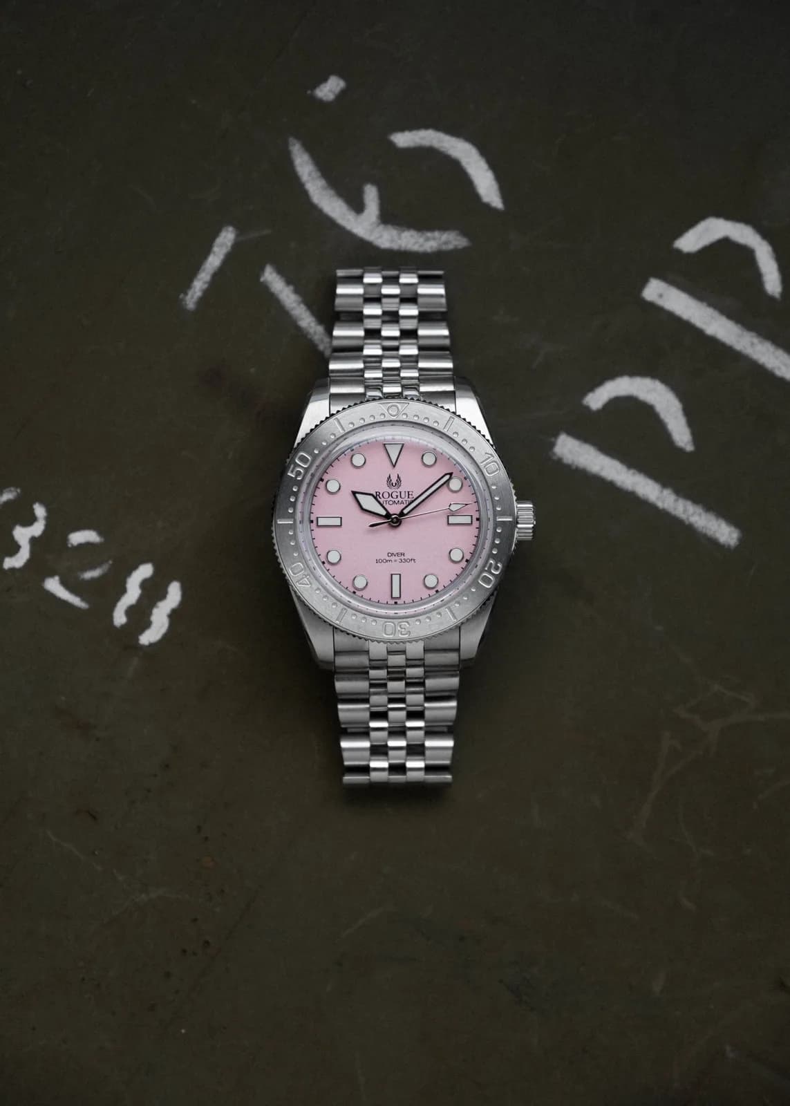 PINK 38 DIVER