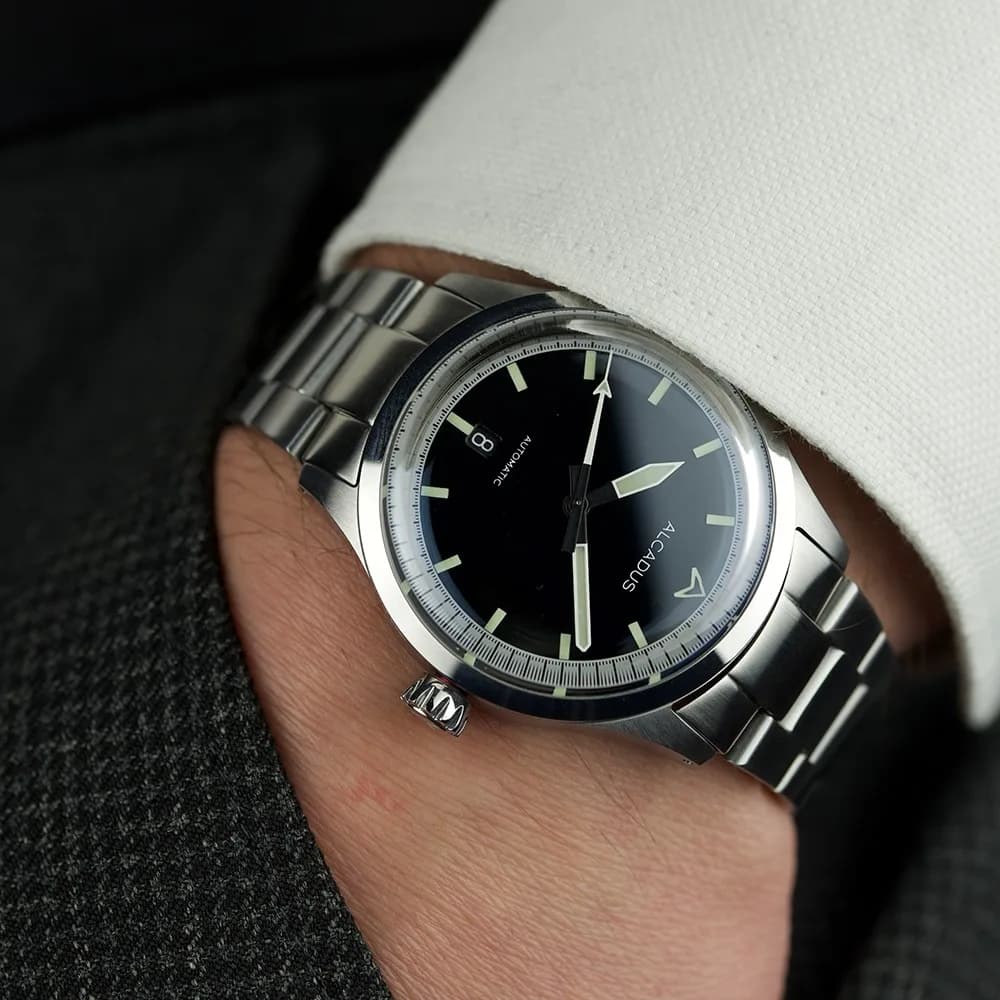 Opus 39 - Jet Black