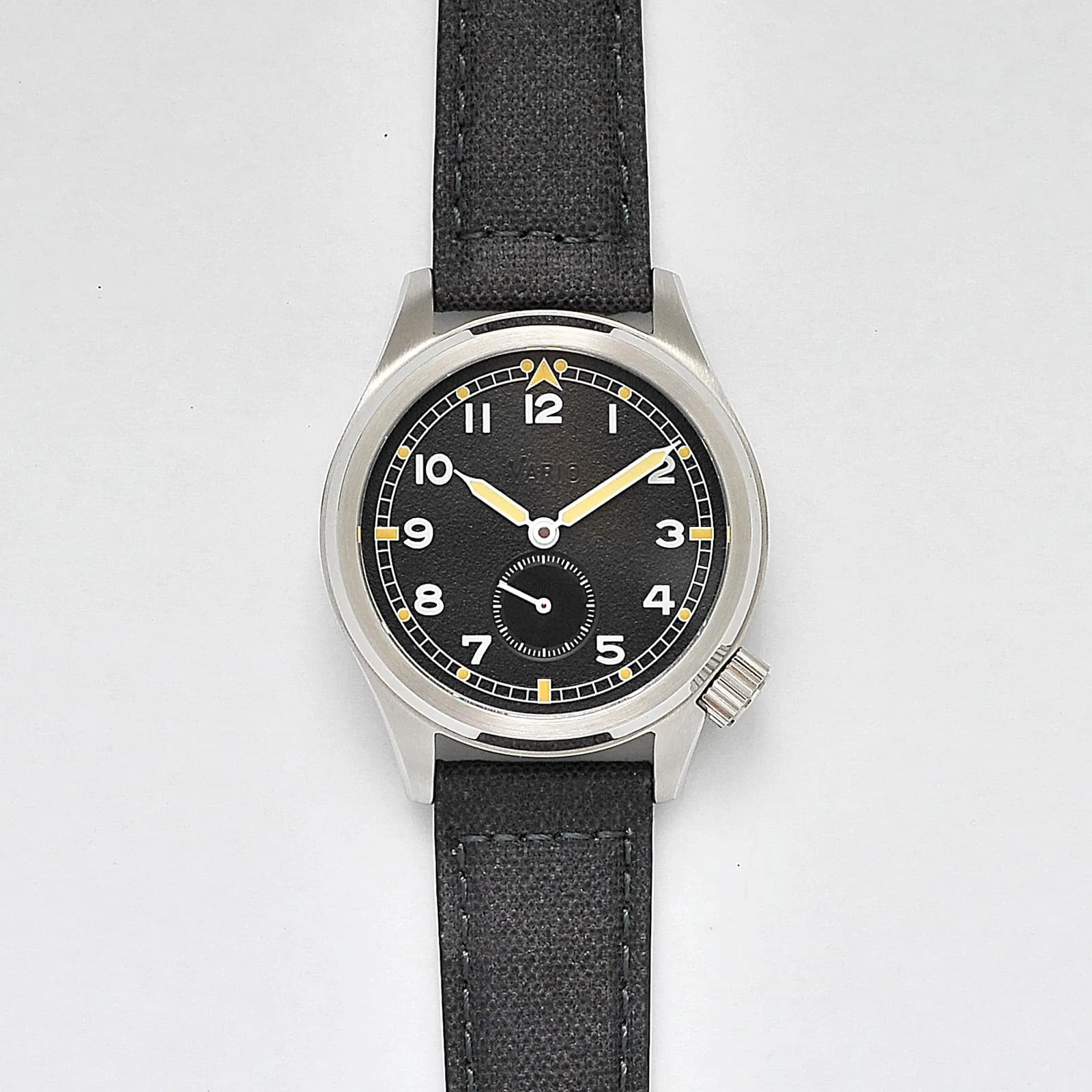 Vario 1945 D12 Raven Black Field Watch