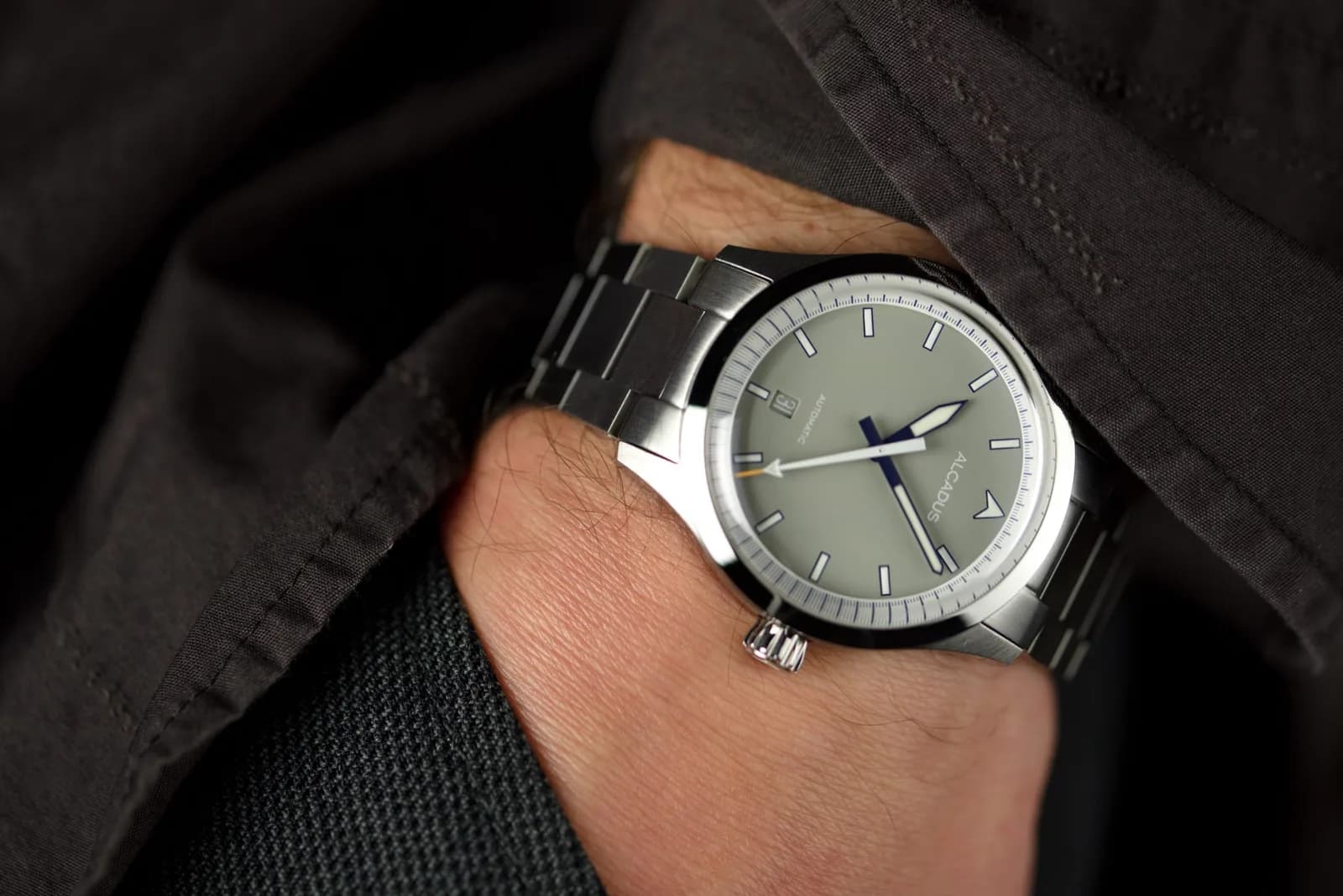 Opus v2 – Gray