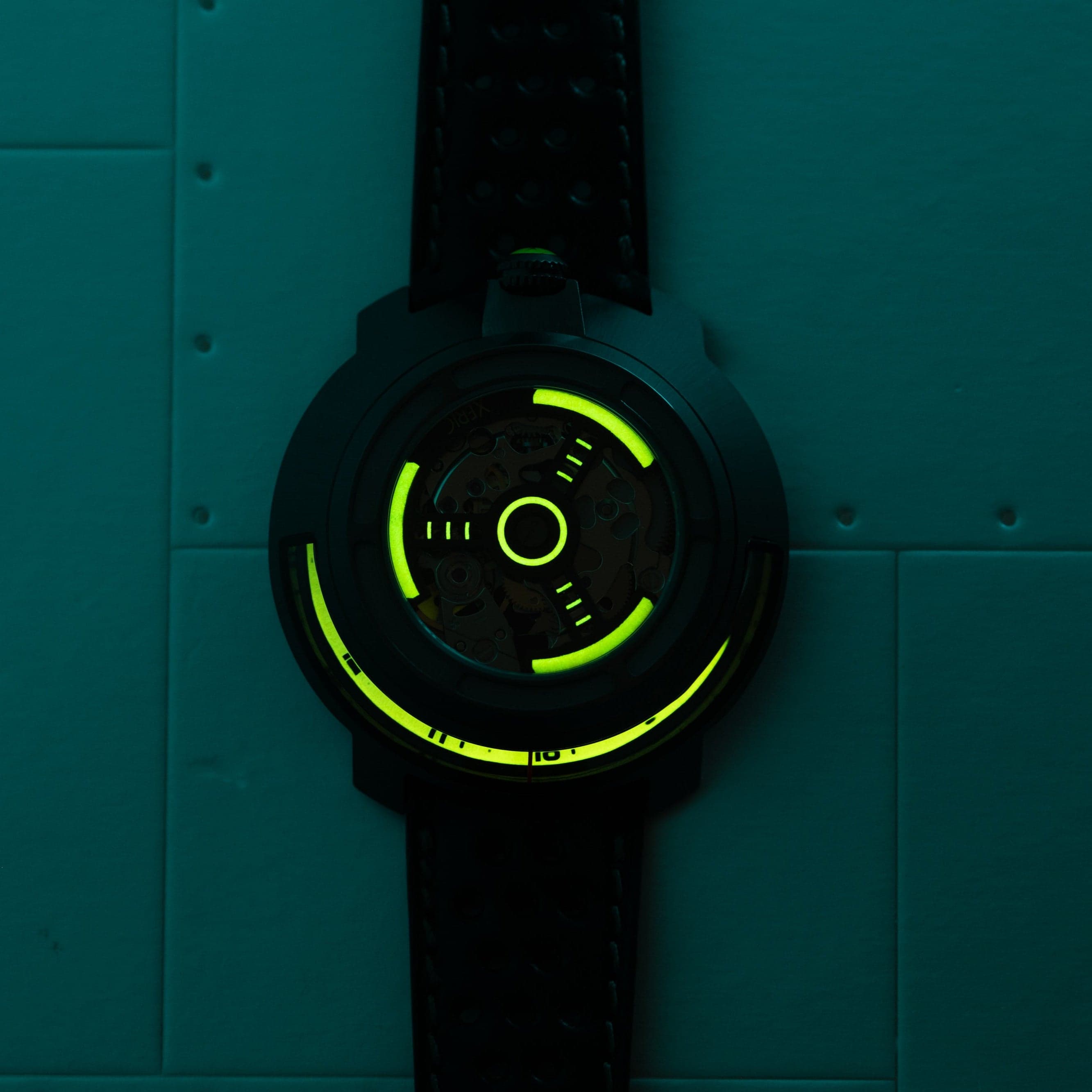 Invertor II Automatic Neon Yellow Lume