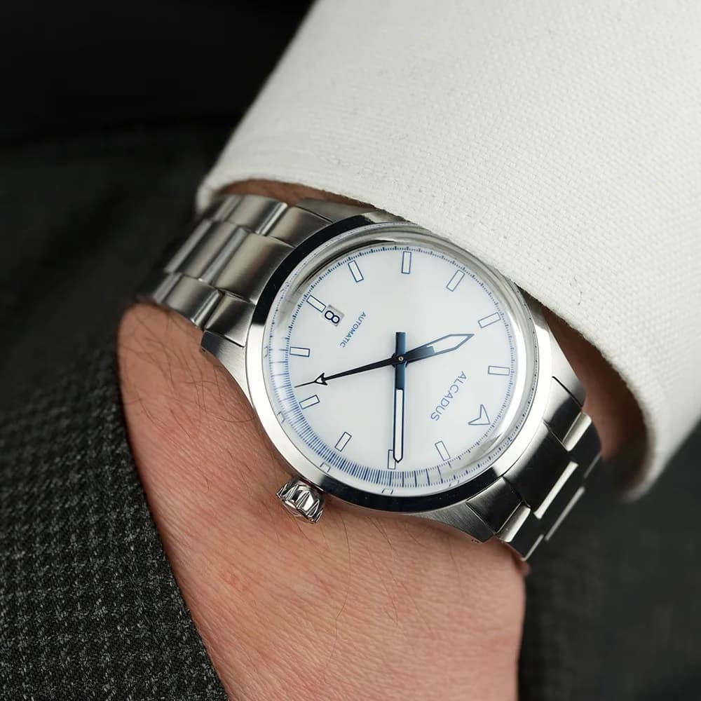 Opus 39 - Argent White