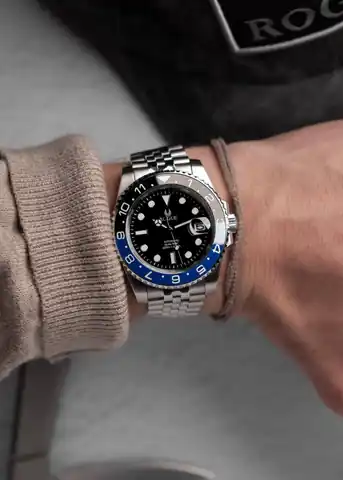 Rogue Watches Batman / Batgirl Dualtime