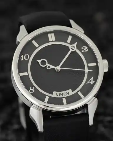 Ninov Watch Co Ninov NV01 Black