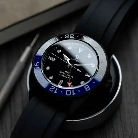 EONIQ Workshop GMT Diver (Batman)