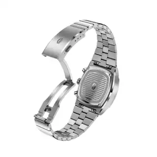 The Metric’s caseback and folding bracelet clasp, photographed by Brew.