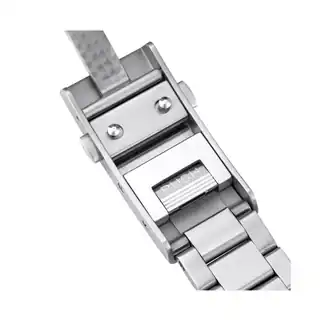 TRASKA’s photograph of the bracelet adjustment mechanism. Confirm the supplied clasp generation when ordering.