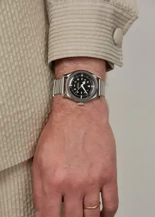 6190 California photographed on a wrist by Serica.